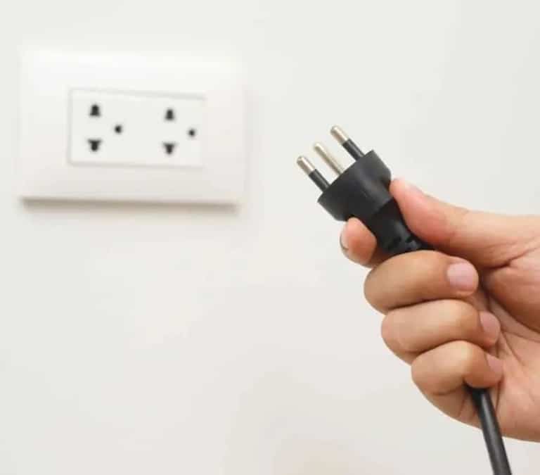 Precio de la luz hoy, 3 de abril de 2025: esta es la hora más barata y más cara