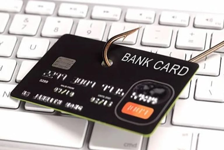 Estafan más de 400.000 euros en compras online con claves de la dark web