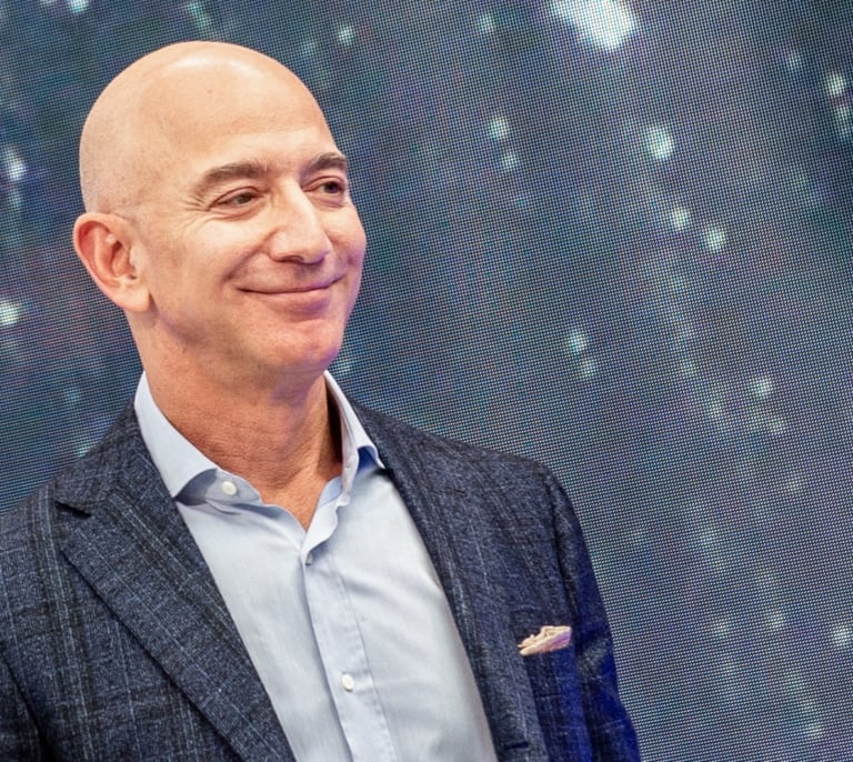 Jeff Bezos defiende la decisión del Washington Post de no apoyar ni a Harris ni Trump