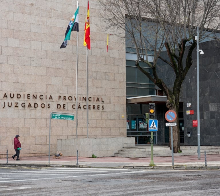 Condenan a la Junta de Extremadura a pagar 26.000 euros a los padres del primer niño asesinado por ETA
