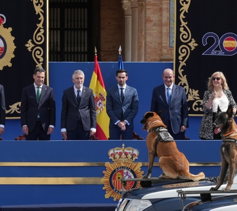 Marlaska recibe una gran pitada en un concierto de la Guardia Civil en Mérida