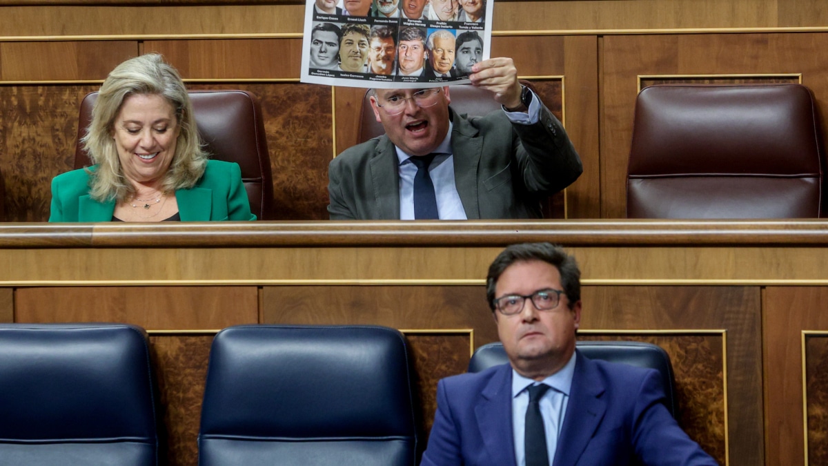 Las víctimas se revuelven contra la clase política: "Maltratar su memoria y dignidad por intereses políticos es hiriente"