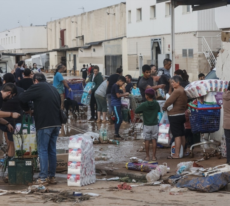"Hay gente que está conviviendo con cadáveres en sus casas": el lamento del alcalde de Alfafar