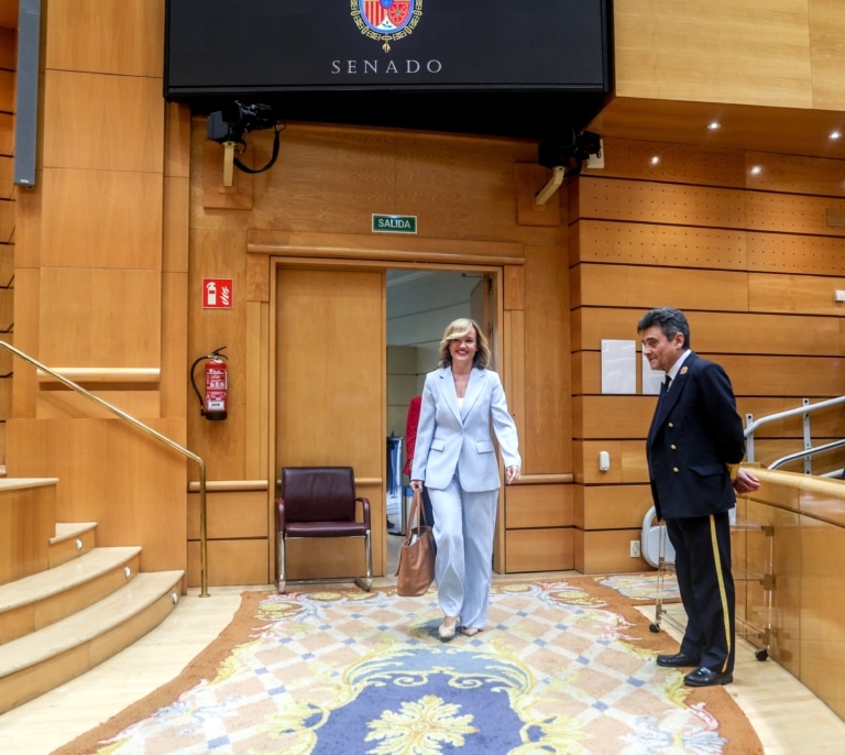 Begoña y Pilar Alegría sin plumas (y Sánchez sin fachosfera)