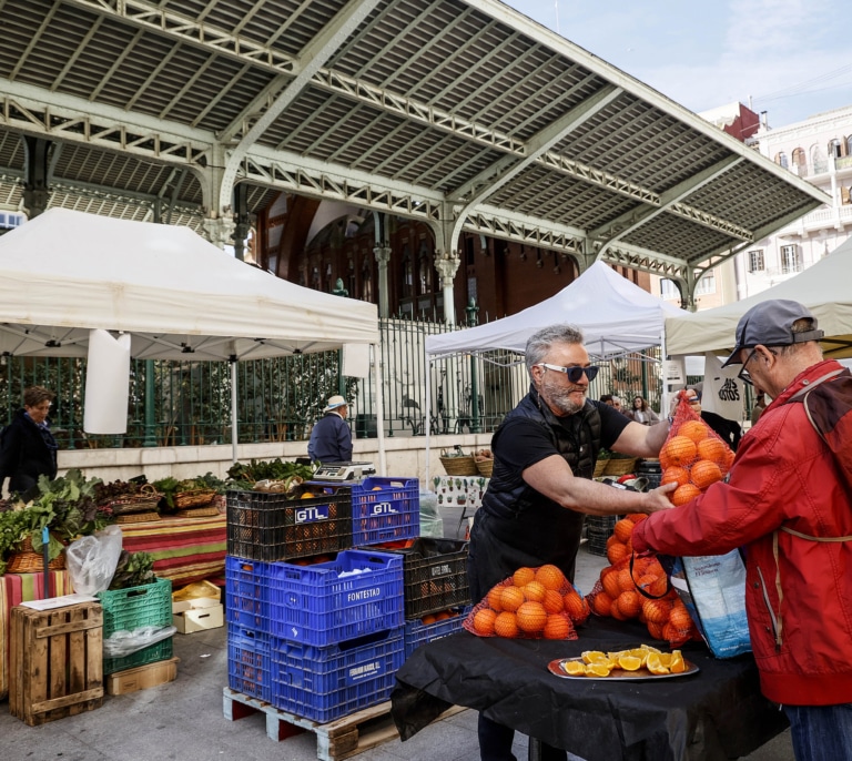 La naranja española, entre la esperanza por la sequía en Brasil y el temor a Egipto