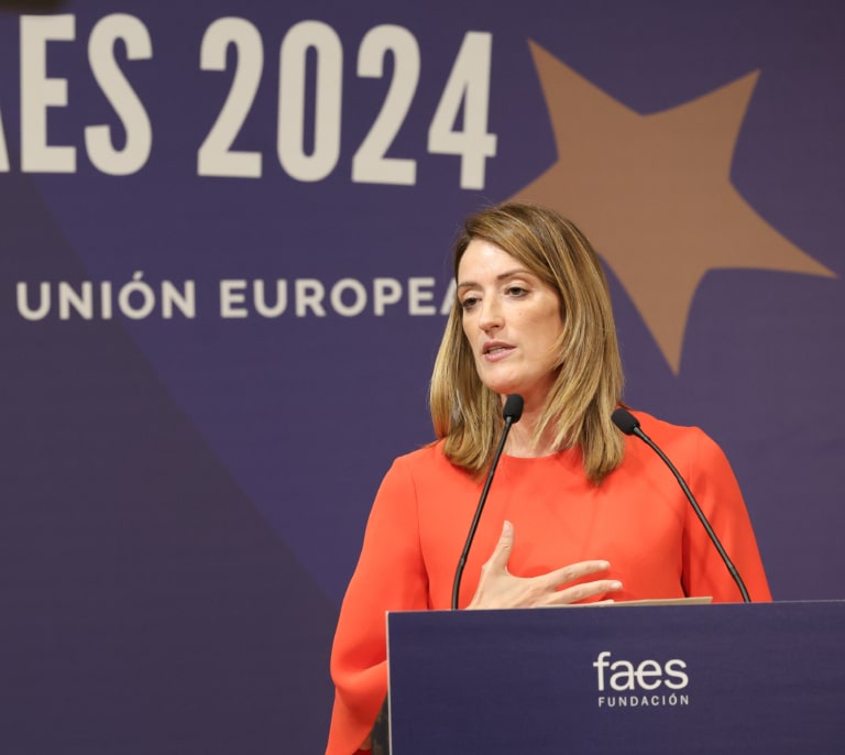 La Eurocámara evaluará el impacto de oficializar el uso del catalán, euskera y gallego