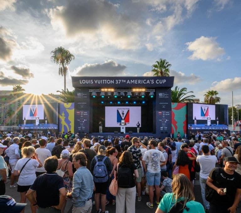 El Race Village de la Louis Vuitton 37ª America's Cup, el punto de encuentro para residentes extranjeros y visitantes