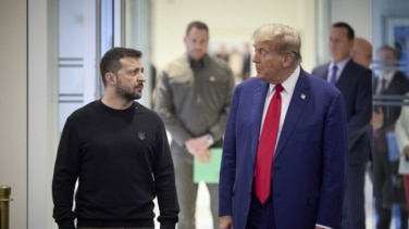 Trump informa por teléfono a Zelenski y otros líderes europeos de su encuentro con Putin en Alaska