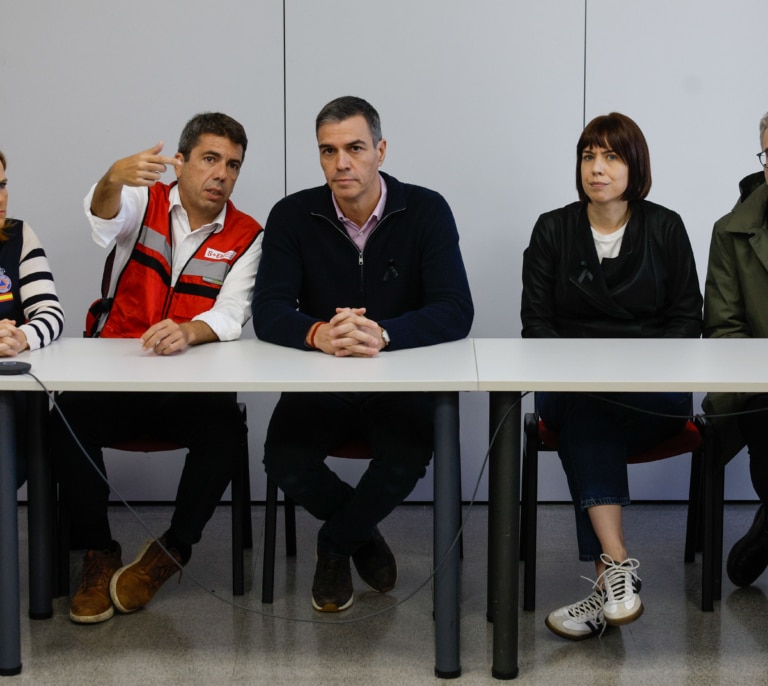 Por qué el PSOE valenciano apoyará los presupuestos de Mazón: ¿mano tendida o estrategia?
