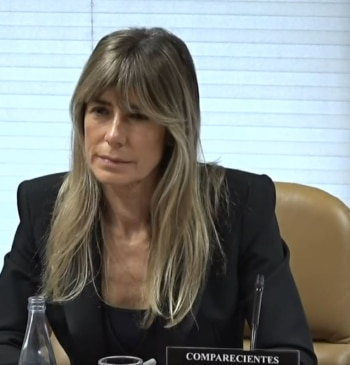 La acusación popular pide 24 años de cárcel para Begoña Gómez por [...]