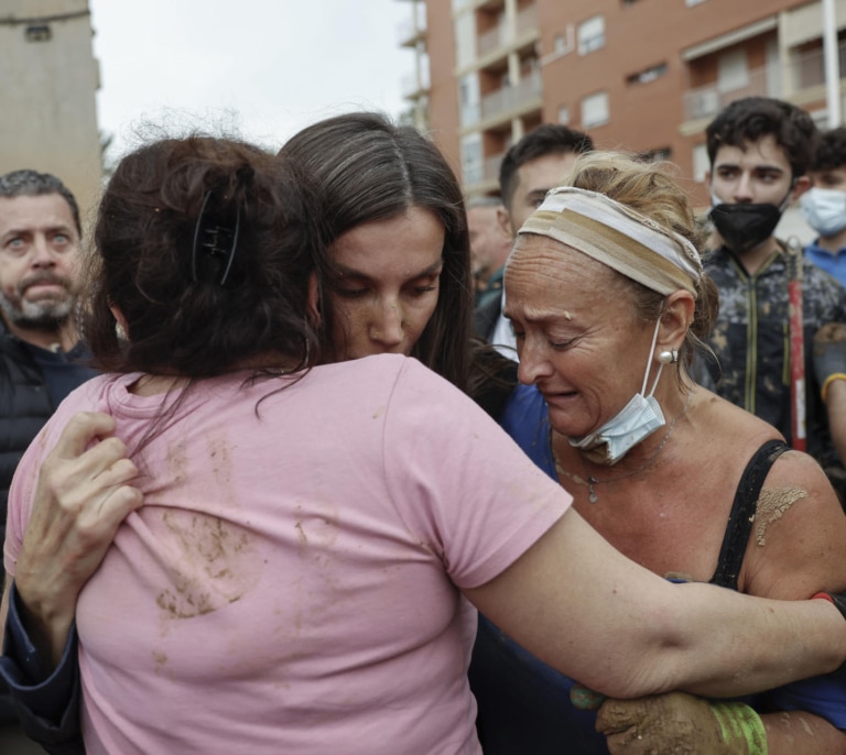 La prensa internacional se hace eco de los gritos e insultos durante la visita de los Reyes a los afectados por la DANA