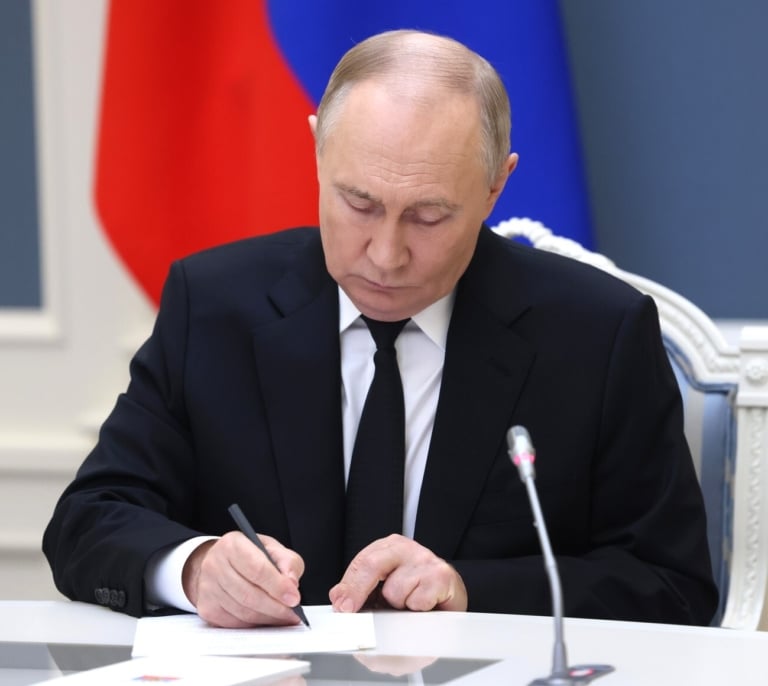 Putin aprueba una nueva doctrina que permite a Rusia responder con armamento nuclear a un ataque convencional
