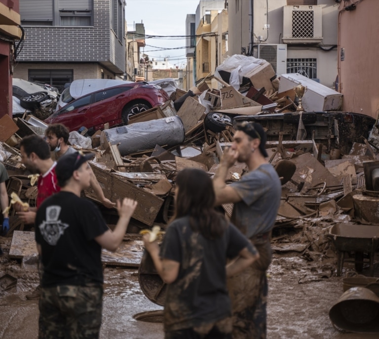La presidenta del CSIC ofrece su ayuda a la Generalitat