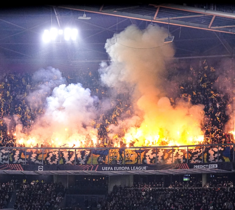 Los ultras del Maccabi: de boicotear el minuto de silencio por las víctimas de Valencia a cantar "muerte a los árabes"