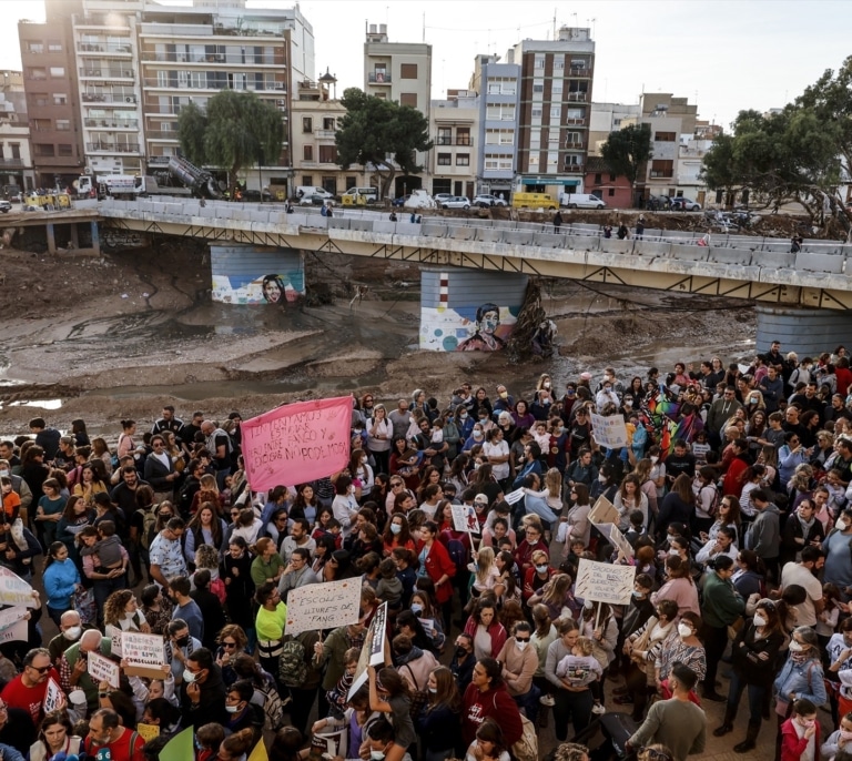 Paiporta, 'zona cero' de la DANA: "Sólo nos ha llegado la ayuda de Juan Roig"