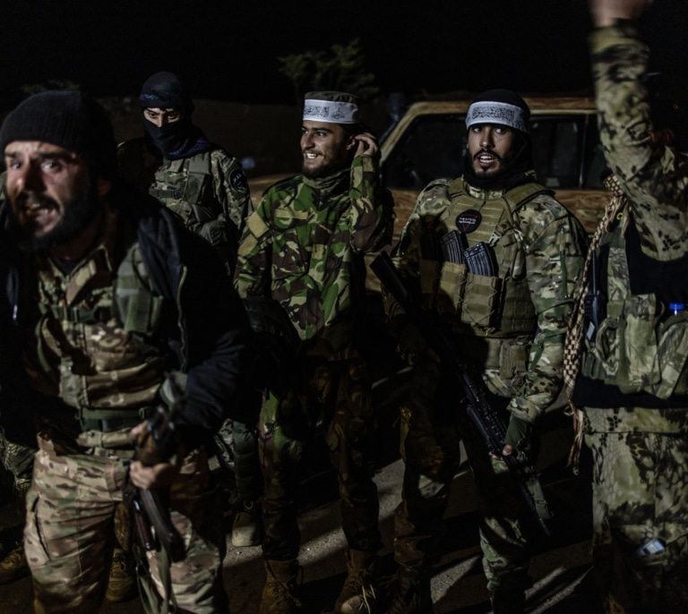 Rebeldes sirios desafían a Asad y entran en la ciudad de Alepo por primera vez desde 2016