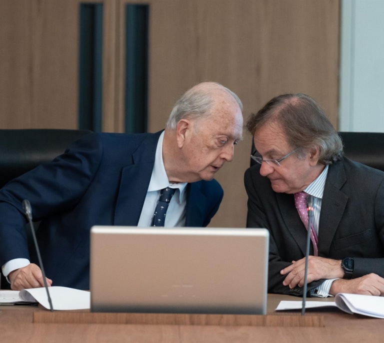 Las grandes inmobiliarias amenazan con seguir los pasos de Ferrovial por el 'hachazo' del Gobierno a las socimis