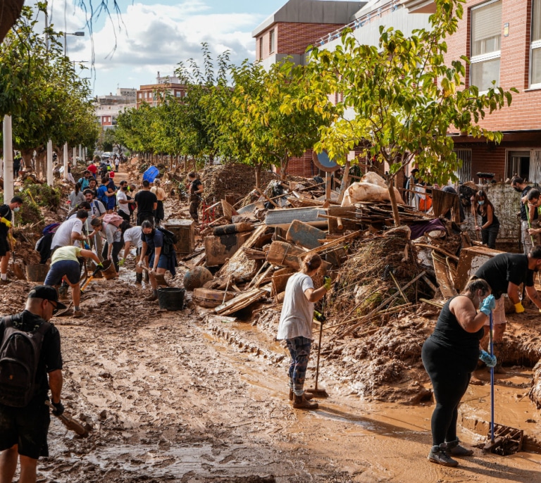 Héroes anónimos contra gestores irresponsables
