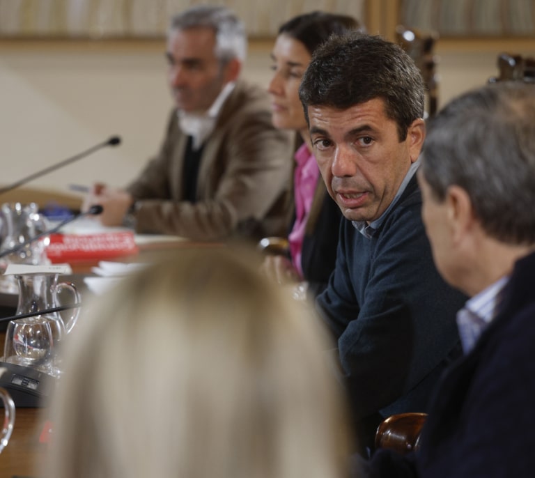 Las Corts Valencianes aplazan por alerta roja el pleno de Mazón para explicar la gestión de la DANA