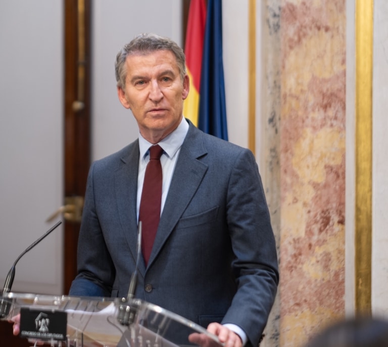 Feijóo se abre a que Junts apoye una moción de censura poco menos que imposible contra Sánchez