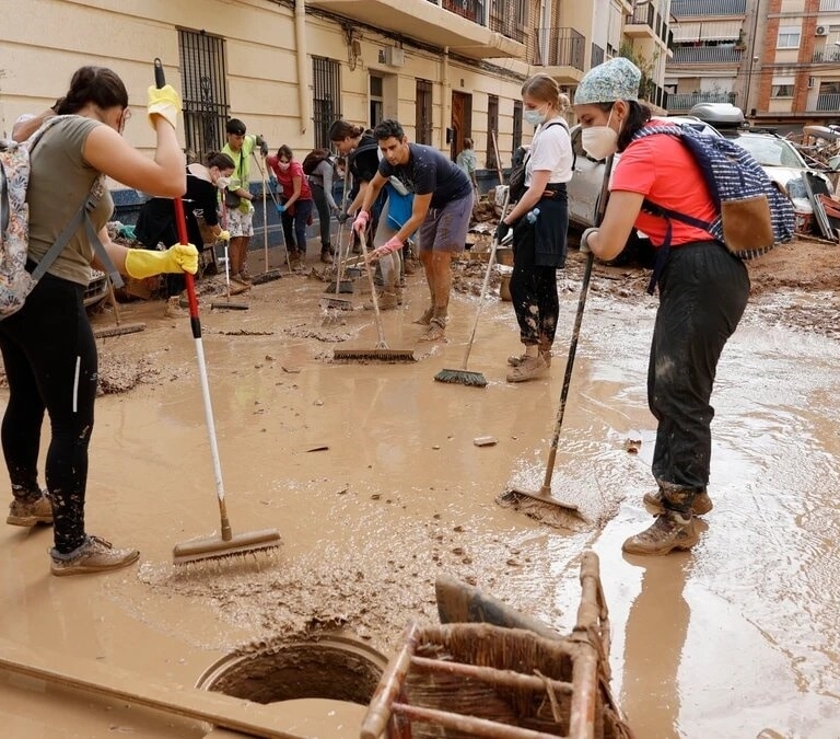No caigas en las estafas y fraudes tras la DANA, todo lo que tienes que saber