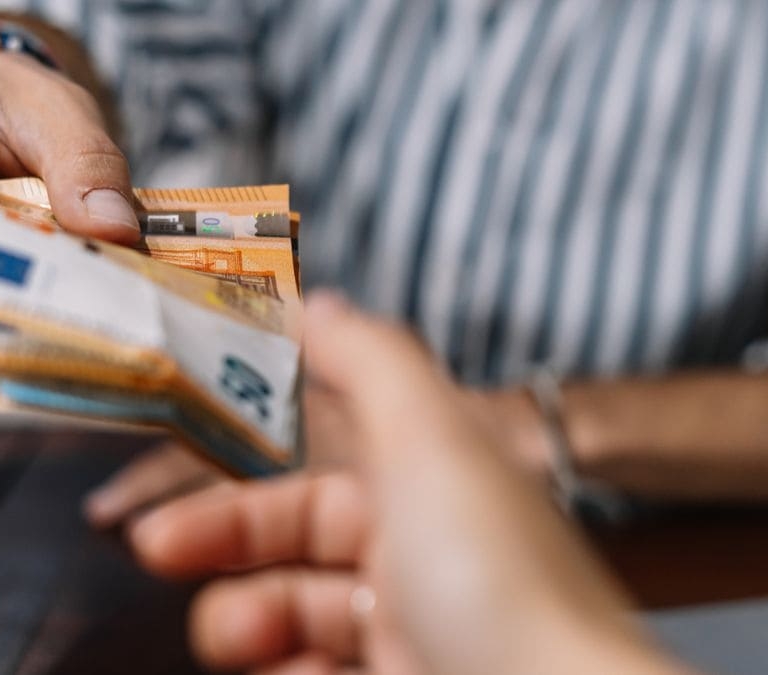 Paga extra de los trabajadores, ¿cuándo se cobra y qué cantidad reciben?