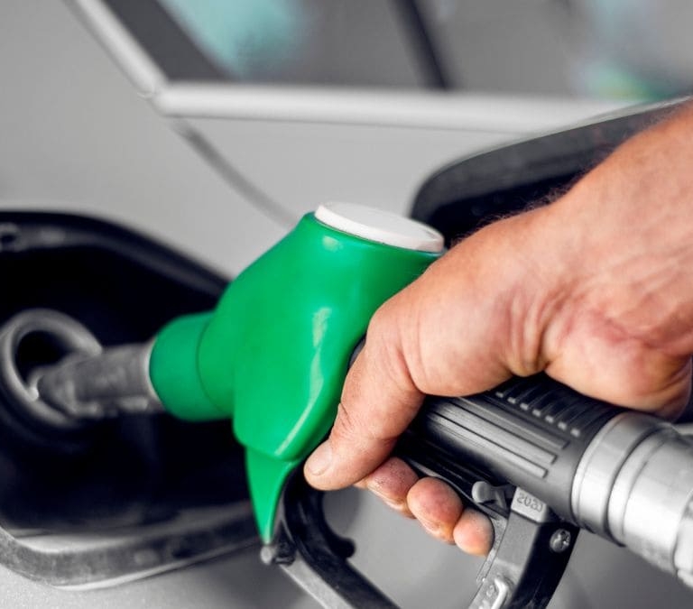 Aumenta el precio del diésel y la gasolina amenaza con dispararse