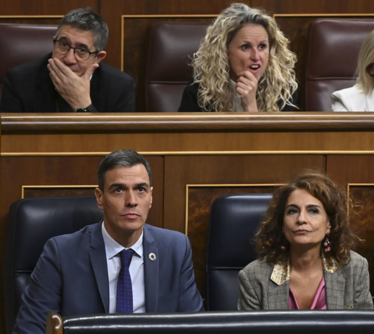 Las encuestas castigan a Sánchez y el PSOE tras la declaración de Aldama