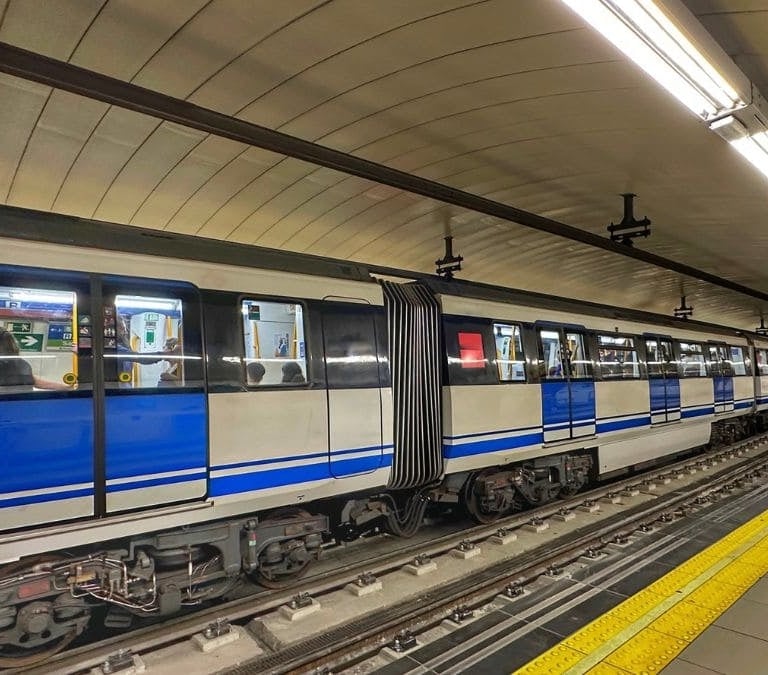 Así puedes solicitar la tarjeta del ayuntamiento de Madrid con la que puedes pagar el abono de transporte