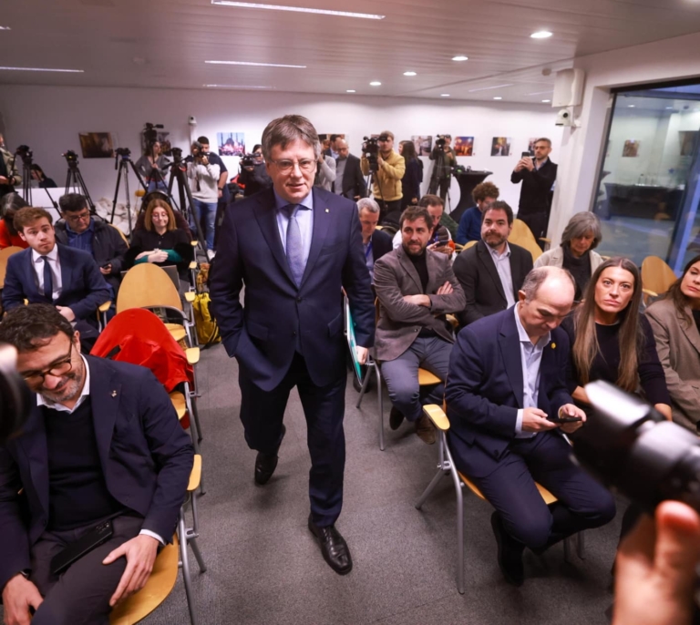 El PSOE quita hierro a la cuestión de confianza que pide Puigdemont: "Busca foco" y una "palanca para negociar Presupuestos"