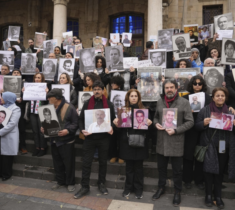 El Observatorio Sirio de Derechos Humanos asegura haber documentado la muerte bajo tortura de 59.725 personas