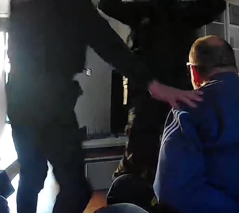 Vídeo | La detención de Koldo García en su vivienda: "¡Al suelo!"