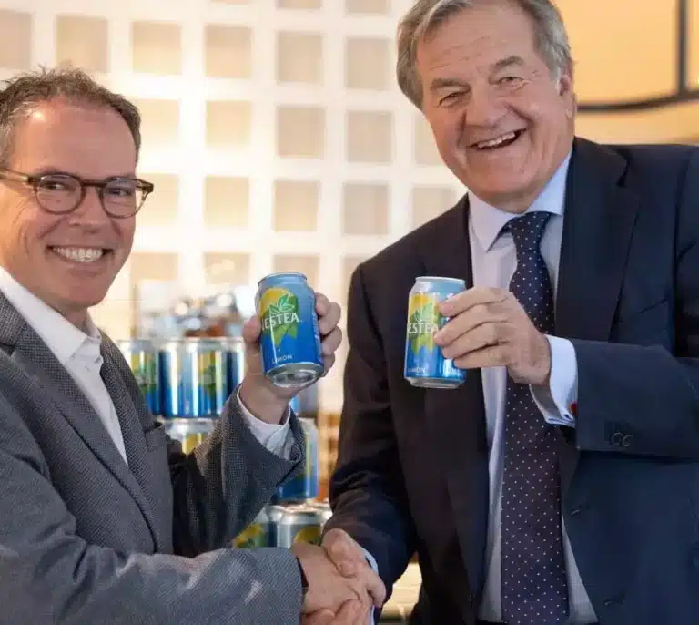 Nestlé y Damm sellan un acuerdo para fabricar y vender Nestea en España