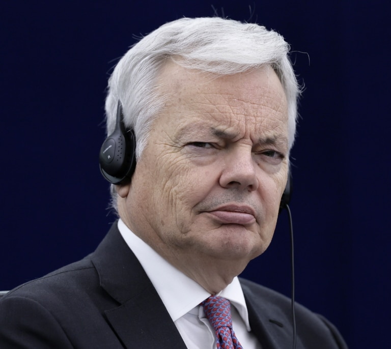 El excomisario de Justicia de la UE, investigado por blanqueo de capitales con lotería