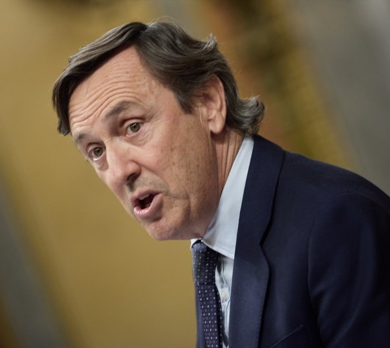 Rafa Hernando comparte el DNI de Pedro Sánchez en X