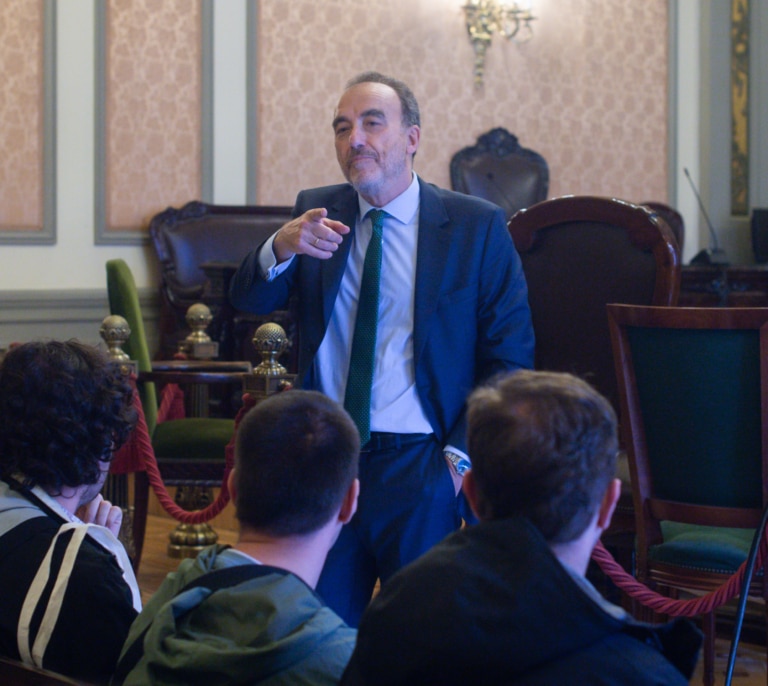 "Marchena no debería tener una calle, sino una estación de metro"