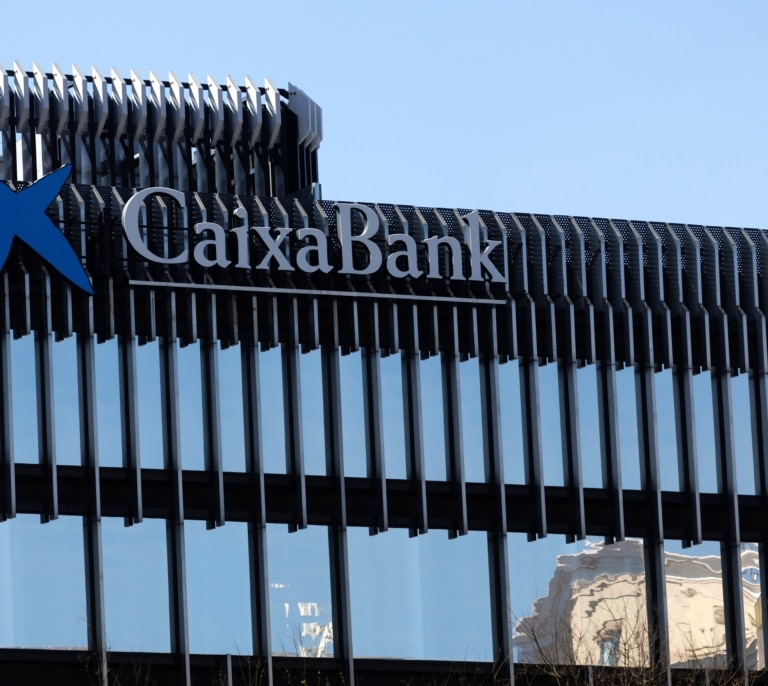 CaixaBank dispara un 20,2% su beneficio en 2024 hasta alcanzar un récord histórico de 5.787 millones