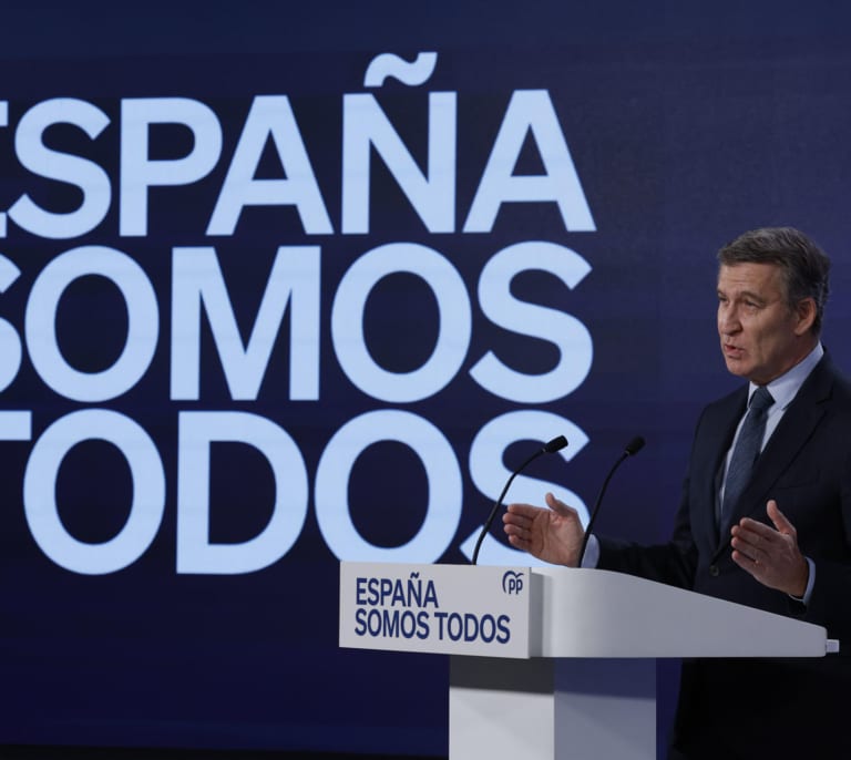 Feijóo: "Sánchez se moverá en 2025 entre los juzgados, Waterloo y Franco"