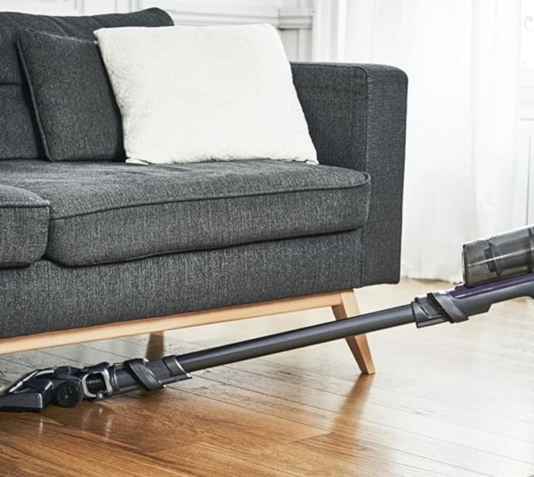 Esta aspiradora escoba Rowenta deja tu casa limpia en Navidad y tiene descuentazo en Amazon