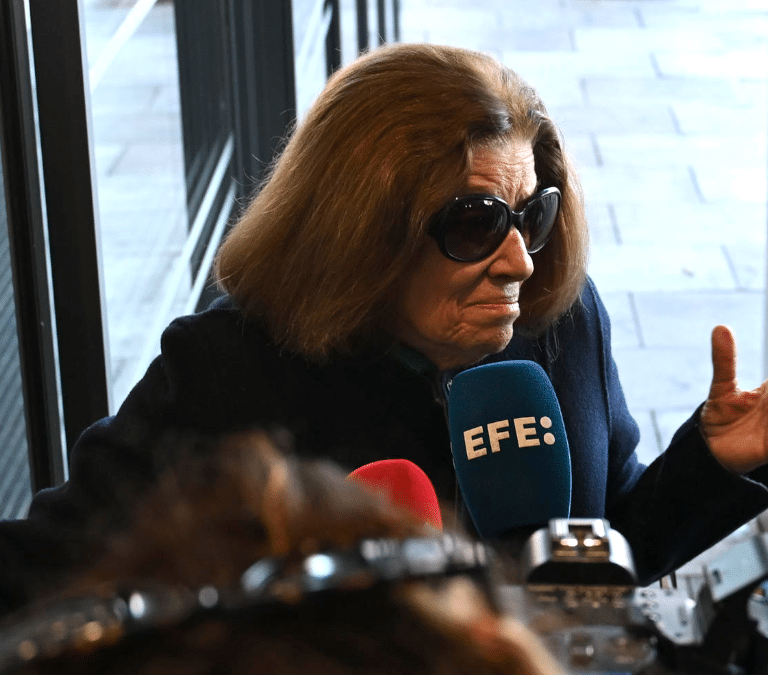 La Nochebuena "diferente" de Raphael en hospital antes de recibir el alta: está "muy bien"