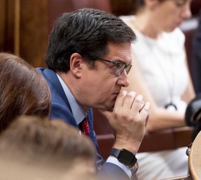 Más Madrid y Podemos creen que el PSOE se equivoca con Óscar López: "Es la demostración de que renuncian a gobernar Madrid"