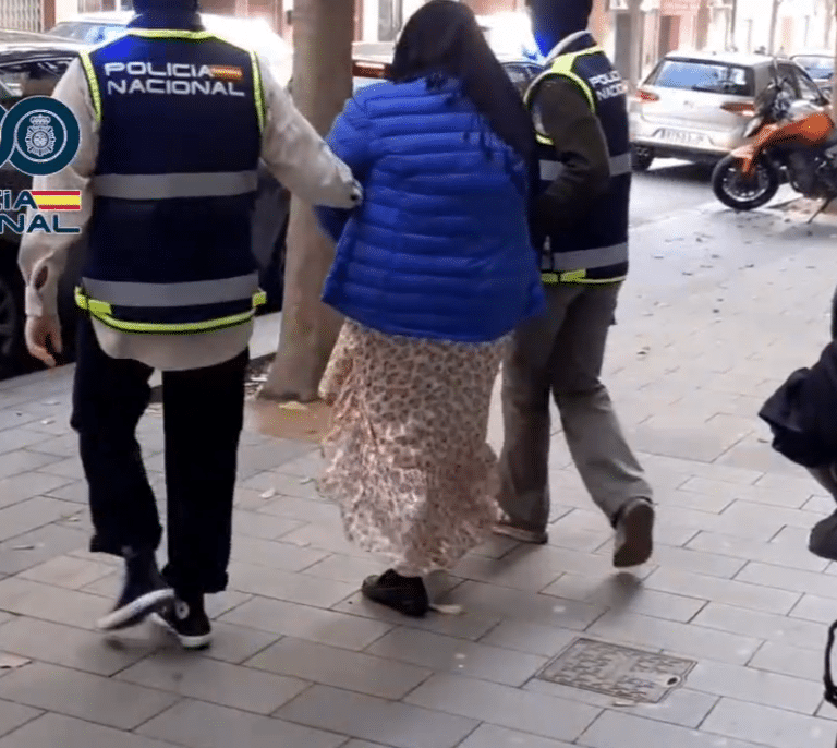 Dos detenidos en Alicante por incitar al yihadismo en redes sociales