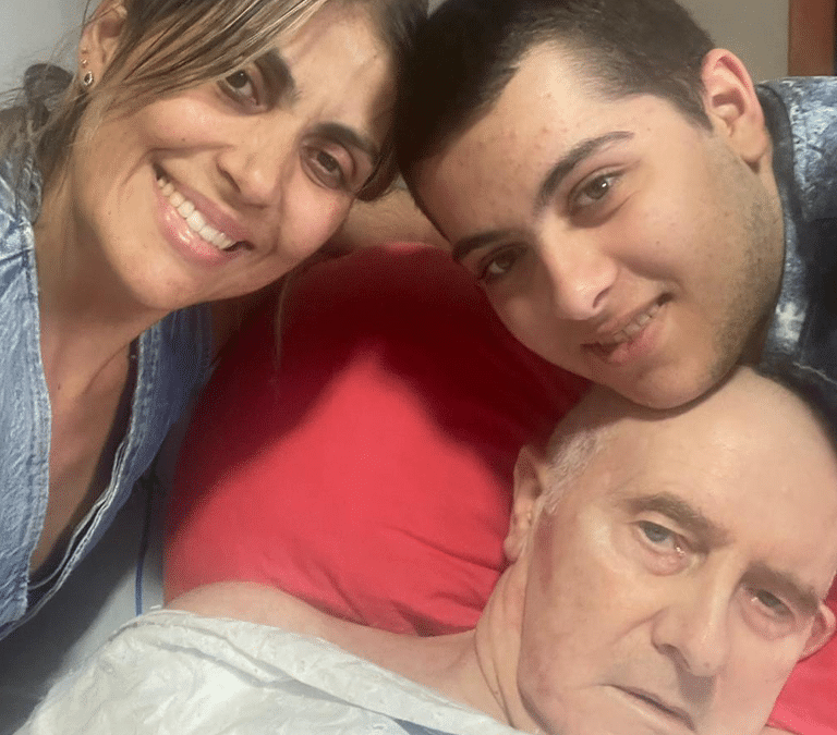 La odisea de un subinspector de Policía jubilado para volver a casa desde Brasil después de tres ictus y 17 meses