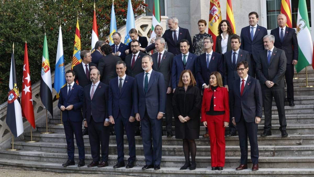 Felipe VI preside la Conferencia de Presidentes reunida en el Palacio de la Magdalena de Santander.