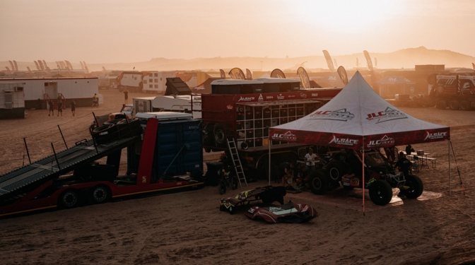 La vida nómada del vivac, la desconocida ciudad de 3.500 personas que viaja con el Dakar