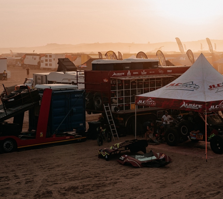 La vida nómada del vivac, la desconocida ciudad de 3.500 personas que viaja con el Dakar