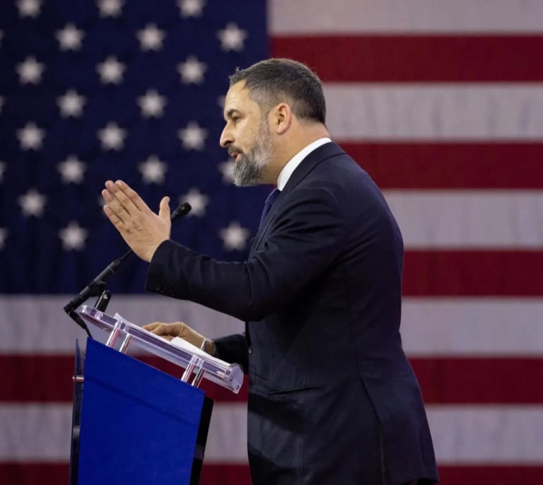 Abascal saca partido de su liderazgo entre los ultras europeos para despuntar en la toma de posesión de Trump