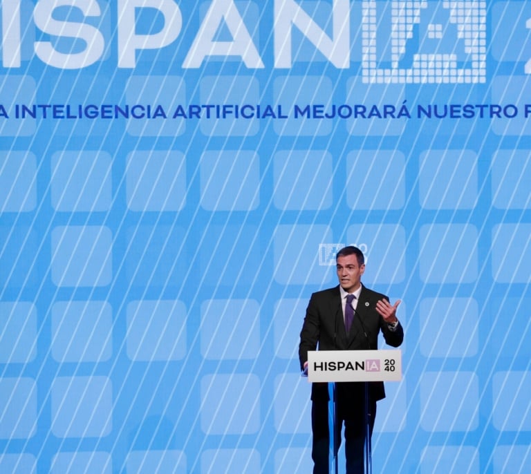 Sánchez arremete contra la "tecnocasta" que quiere controlar "la acción gubernamental de Occidente" y llama a la UE a "defender la democracia"