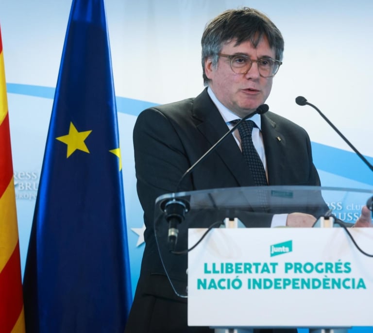 Puigdemont exige una reunión extraordinaria en Suiza al PSOE y advierte de que el riesgo de ruptura "es real"