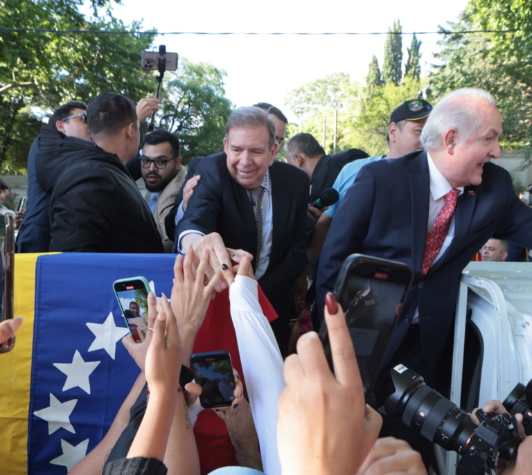 Venezuela, entre la deriva cubana y la transición a la española